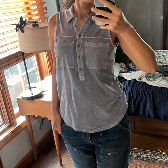 Collared Tank Top - Picture 3 of 3